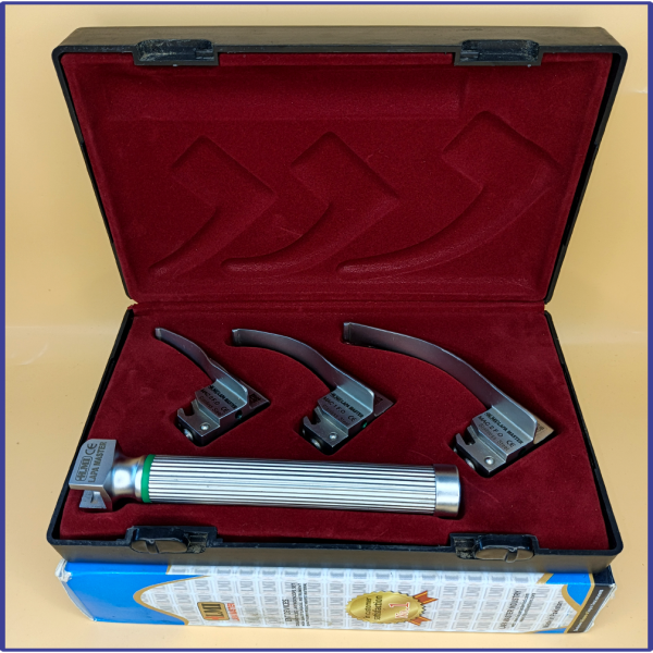 Laryngoscope Macintosh Fiber Optic 3 Blade 0-1-2 Set Child Handle Premium Quality Reusable Blades Premium Quality Plastics Box Maroon Colour Blister Packing into Lapa Boxboard Box Packed