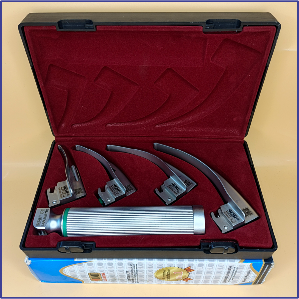 Laryngoscope Standard Macintosh Fiber Optic 4 Blade 0-1-2-3 Set Adult Handle Premium Quality Reusable Blades Premium Quality Hard Box Maroon Blister Packing Colour into Lapa Boxboard Box Packed