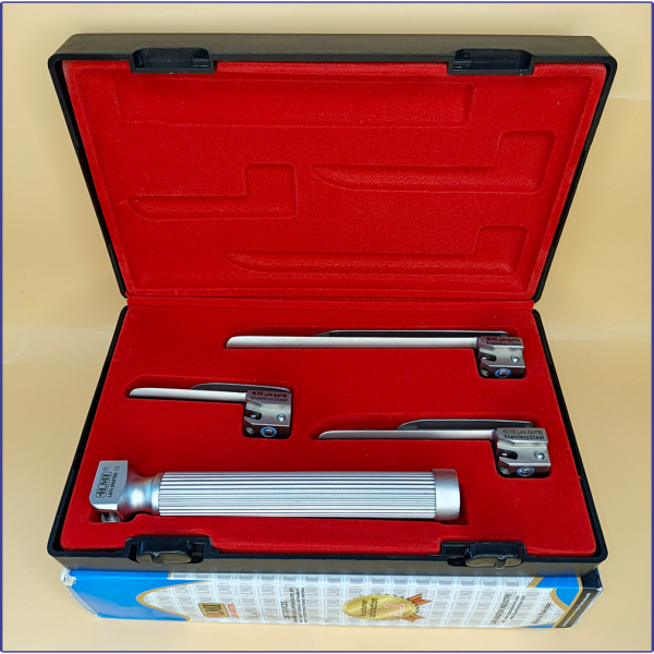Laryngoscope Conventional Standard Miller 3 Blade 0-1-2 Set Child Handle Premium Quality Reusable Blades Premium Quality Plastics Box Red Colour Blister Packing  into Lapa Boxboard Box Packed