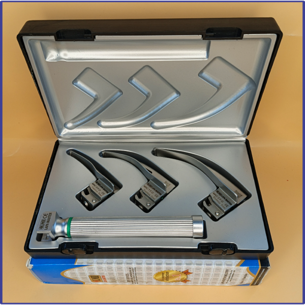 Laryngoscope Macintosh Fiber Optic 3 Blade 0-1-2 Set Child Handle Premium Quality Reusable Blades Premium Quality Plastics Box Blister Packing Sliver Gary Colour into Lapa Boxboard Box Packed