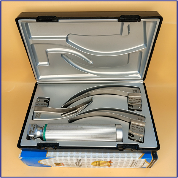 Laryngoscope Macintosh Fiber Optic 3 Blade 2-3-4 Set Adult Handle Premium Quality Reusable Blades Premium Quality Plastics Box Blister Packing Sliver Gary Colour into Lapa Boxboard Box Packed
