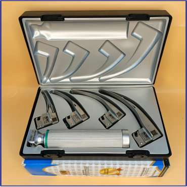 Laryngoscope Standard Macintosh Fiber Optic 4 Blade 0-1-2-3 Set Adult Handle Reusable Blades Stainless Steel Standard Quality, Premium Quality Plastics Box Blister Packing Sliver Gary Colour into Lapa Boxboard Box Packed